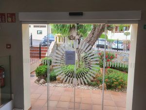 Reparación de puerta automática de cristal